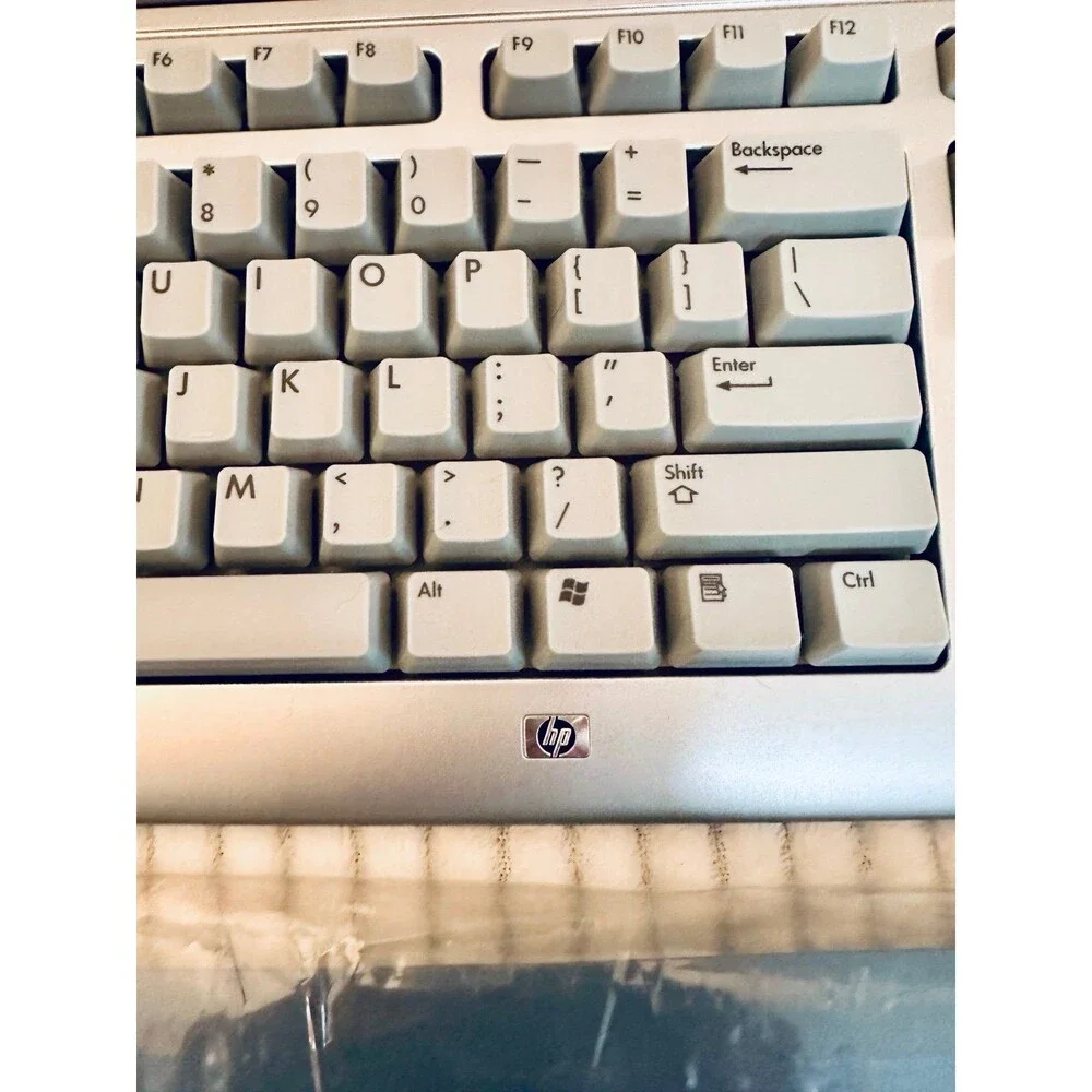 Hewlett Packard RT7H10 5187-7583 Multimedia Wired Keyboard
